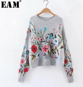 [EAM] 2019 Autumn Winter Round Neck Long Sleeve Flower Embroidered Gray Knitting Warm Loose Puffover Women Fashion Tide V74702